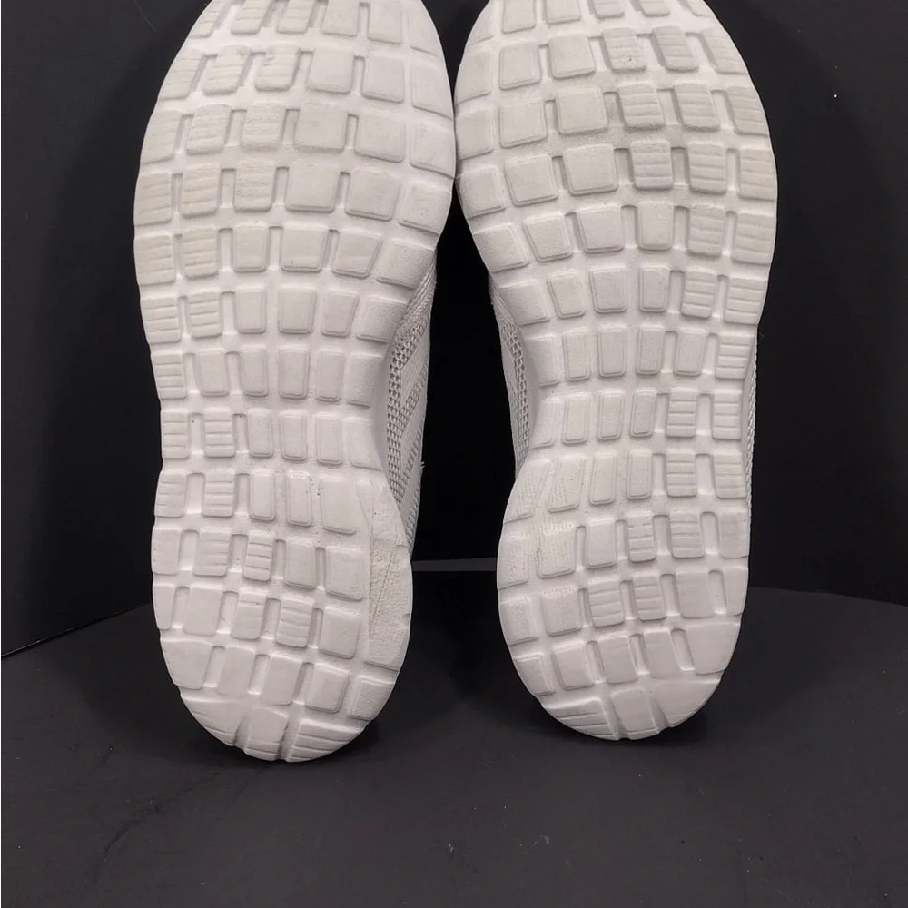 Adidas White Sneakers size 9.5 pre Owned good condition